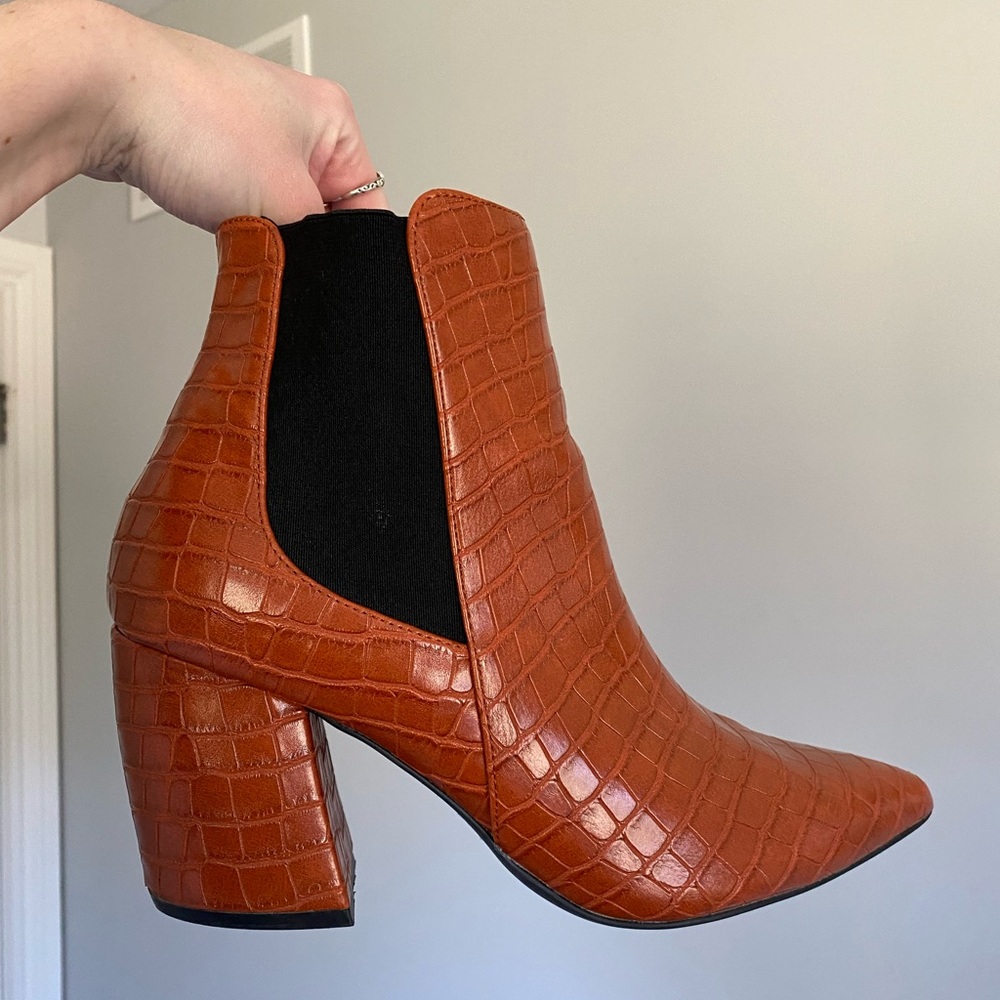 Call it Spring brown heeled booties! Size 9